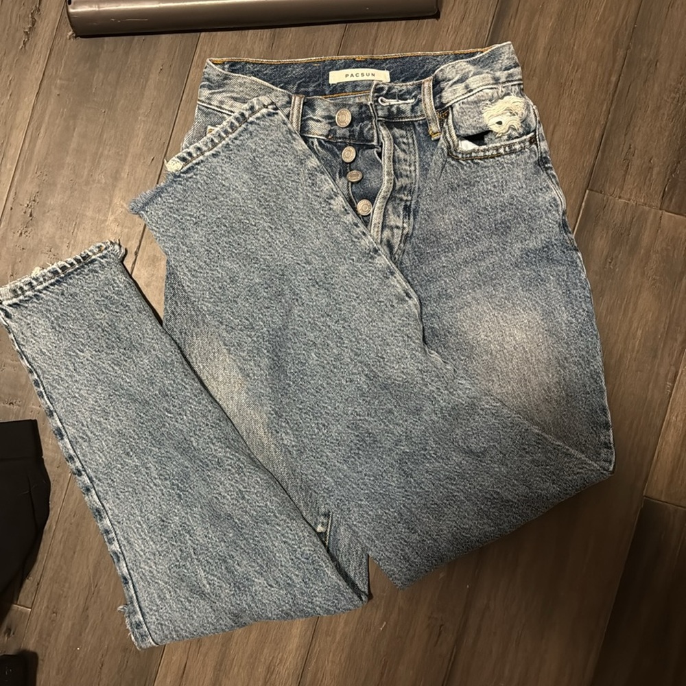 High rise straight jean. These are a size 22! But fit more like a 23 - Picture 2 of 6